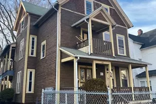 26 Hebron St, Springfield, MA 01107 - Photo 2