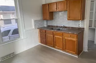 26 Hebron St, Springfield, MA 01107 - Photo 6