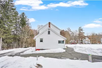 24 Clinton St, Ware, MA 01082 - Photo 4