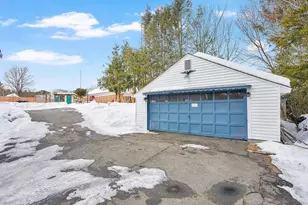 24 Clinton St, Ware, MA 01082 - Photo 2