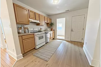 9-11 Richardson St #3, Malden, MA 02148 - Photo 4