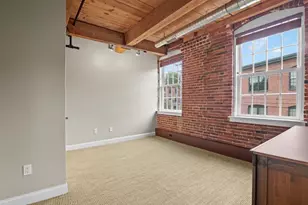 25 Cedar St, Amesbury, MA 01913 - Photo 4