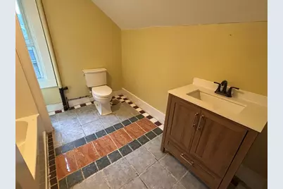 36 Washington St, Greenfield, MA 01301 - Photo 14