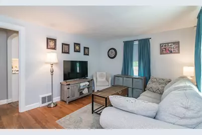 222 Plumtree Rd, Springfield, MA 01118 - Photo 4