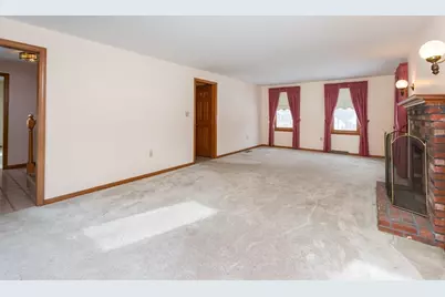 28 Bridle Path Rd, Dracut, MA 01826 - Photo 10