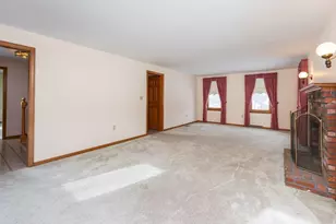 28 Bridle Path Rd, Dracut, MA 01826 - Photo 10