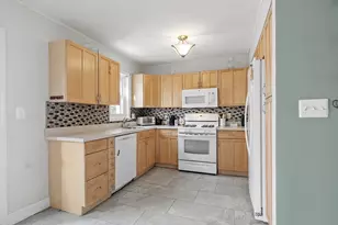 26 Farmland Rd, Lowell, MA 01850 - Photo 6