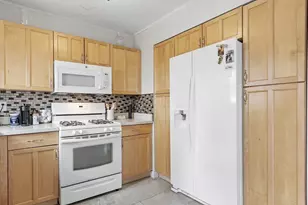 26 Farmland Rd, Lowell, MA 01850 - Photo 8