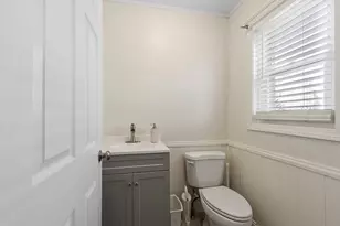 26 Farmland Rd, Lowell, MA 01850 - Photo 10