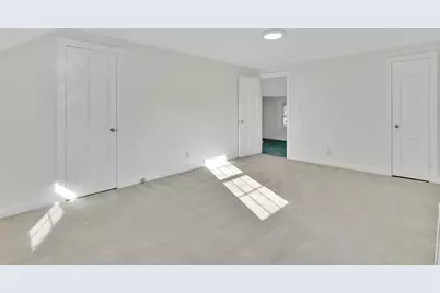 231 Dayton St, Springfield, MA 01118 - Photo 22