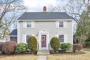 231 Dayton St, Springfield, MA 01118 - Photo 1