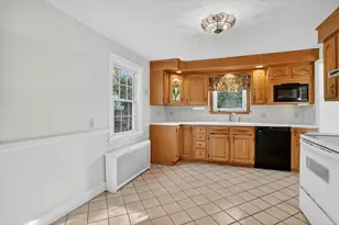 231 Dayton St, Springfield, MA 01118 - Photo 6