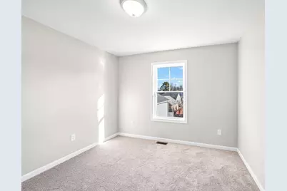 39 Wallace St, Springfield, MA 01119 - Photo 32