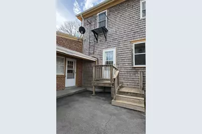 24 Sycamore St #1E, New Bedford, MA 02740 - Photo 2