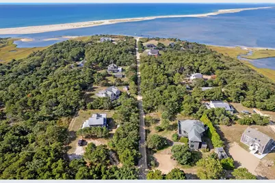 76 Washque Ave, Edgartown, MA 02539 - Photo 2