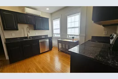 132 North #3, Salem, MA 01970 - Photo 1