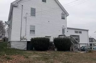 296 Pelham St, Methuen, MA 01844 - Photo 32