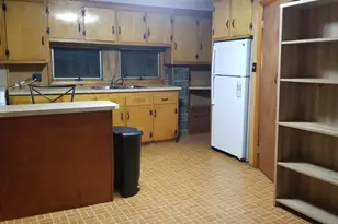 296 Pelham St, Methuen, MA 01844 - Photo 22