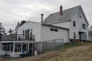 296 Pelham St, Methuen, MA 01844 - Photo 4