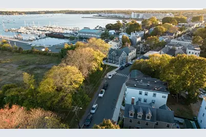 72 Derby St #3, Salem, MA 01970 - Photo 2