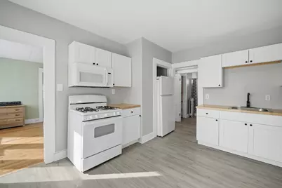 15-17 Sycamore St, Springfield, MA 01109 - Photo 4