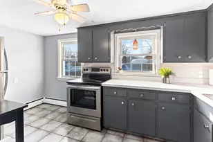 990 Pleasant St, Brockton, MA 02301 - Photo 24