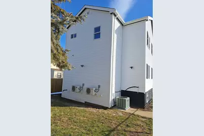 21 Boyden St, Fall River, MA 02721 - Photo 2