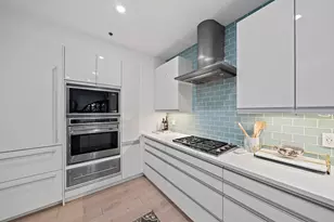 2420 Beacon St, Boston, MA 02467 - Photo 6