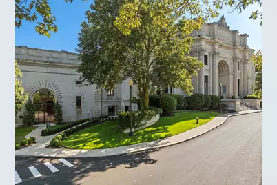 2420 Beacon Street #401, Boston, MA 02467 - Photo 32