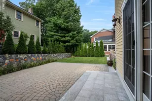 52 N Border Rd, Winchester, MA 01890 - Photo 6