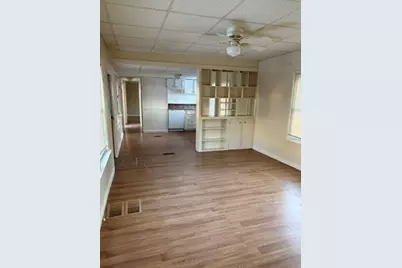 27 Smith St #11, Norton, MA 02766 - Photo 4