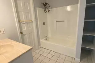 1047 Washington St, Newton, MA 02465 - Photo 16