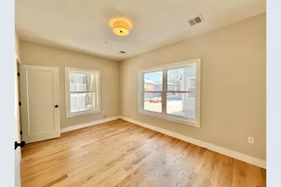 140 Arlington St #3, Medford, MA 02155 - Photo 4