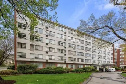 10 Hammond Pond Parkway #606, Newton, MA 02467 - Photo 2