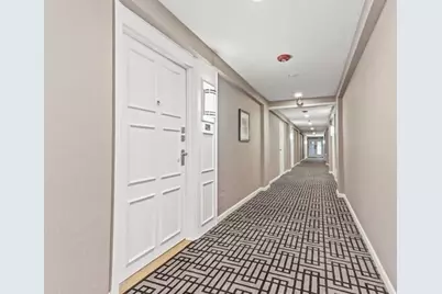 10 Hammond Pond Parkway #606, Newton, MA 02467 - Photo 4