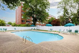 10 Hammond Pond Pkwy, Newton, MA 02467 - Photo 16