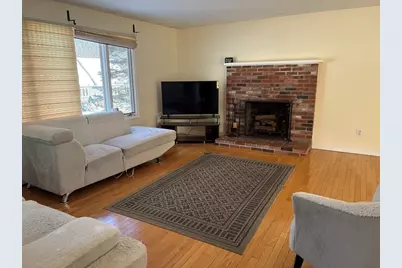 11 Bluegrass Ln, Shrewsbury, MA 01545 - Photo 2