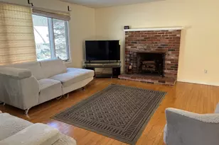 11 Bluegrass Ln, Shrewsbury, MA 01545 - Photo 2