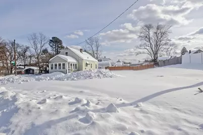 54 Dudley St, Springfield, MA 01095 - Photo 4