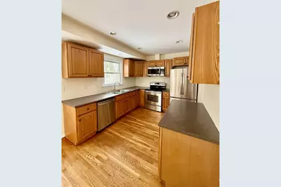 27 Ledgewood Rd, Framingham, MA 01701 - Photo 2