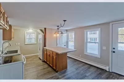 22 Crawford St, Palmer, MA 01069 - Photo 2