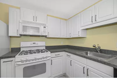 351 Pawtucket Blvd #3, Lowell, MA 01854 - Photo 4