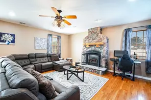 46 Lilac Ave, Somerset, MA 02726 - Photo 2