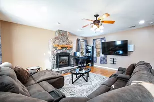 46 Lilac Ave, Somerset, MA 02726 - Photo 4