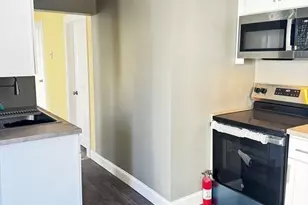 41 Lynwood Ave, Holyoke, MA 01040 - Photo 4