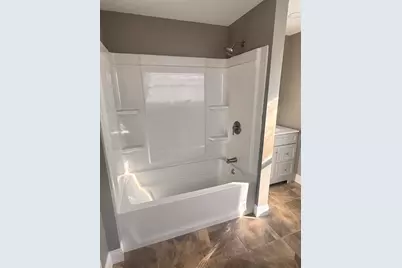 41 Lynwood Ave, Holyoke, MA 01040 - Photo 8