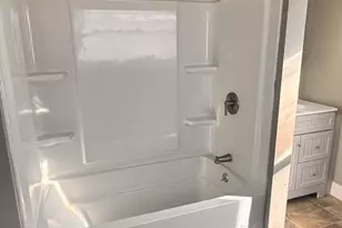 41 Lynwood Ave, Holyoke, MA 01040 - Photo 8