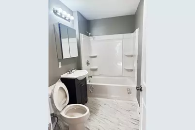 41 Lynwood Ave, Holyoke, MA 01040 - Photo 26