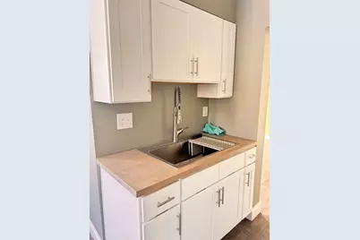 41 Lynwood Ave, Holyoke, MA 01040 - Photo 6