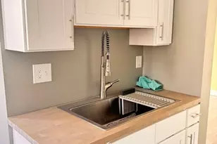 41 Lynwood Ave, Holyoke, MA 01040 - Photo 6